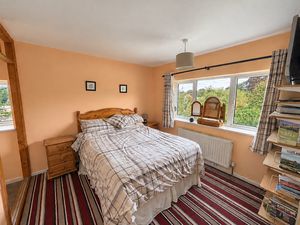 Bedroom- click for photo gallery